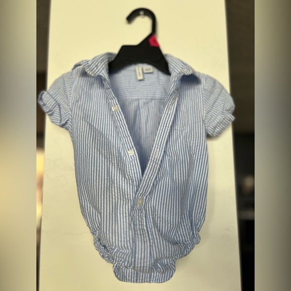 Janie and Jack Other - Janie and Jack Blue and White seersucker onesie and shorts sz 12/18 M EUC